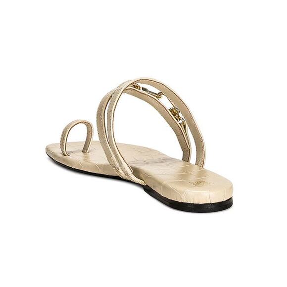 TOTÊME The Double Clasp Flat - Picture 5 of 13